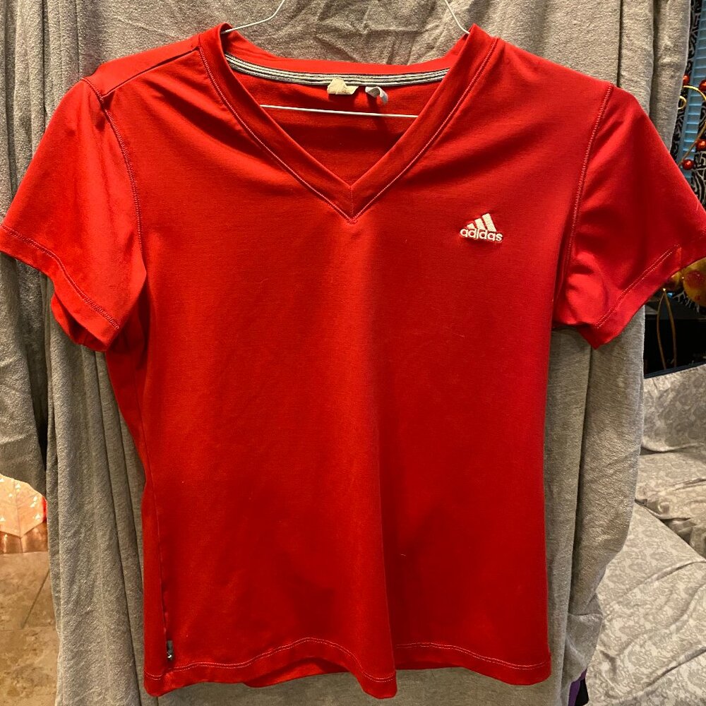 ADIDAS Clima365 ATHLETIC Top Shirt T-Shirt RED Short Sleeve V-neck Womens SMALL - Picture 4 of 5